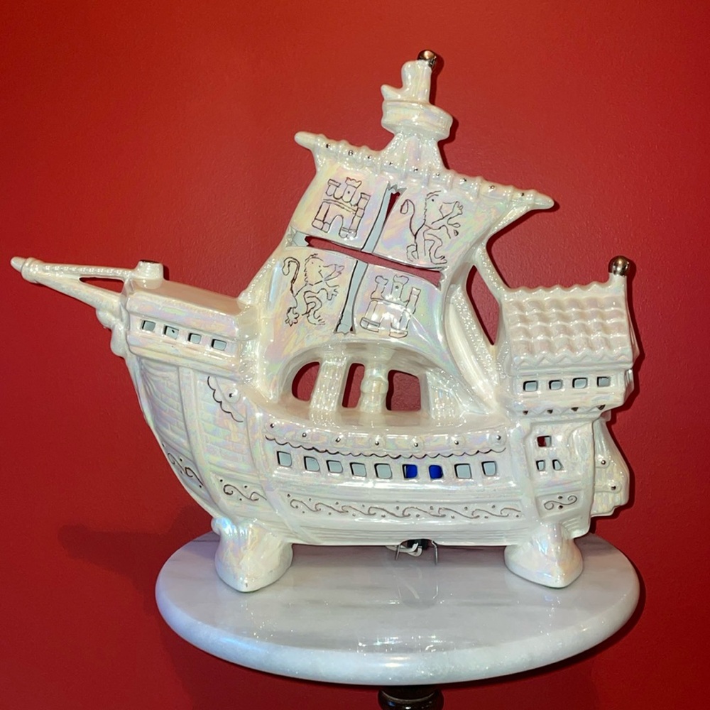 Iridescent Porcelain Ship Lamp - Art Deco